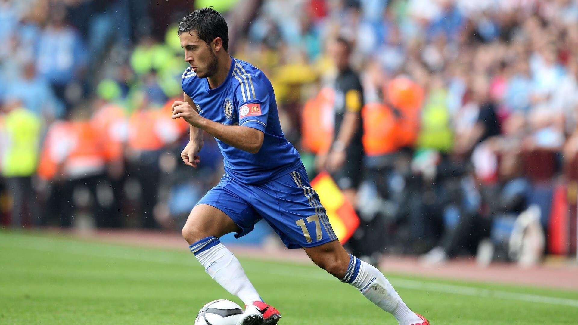 战术创新：教练如何带来球队新变化？，足球战术教练